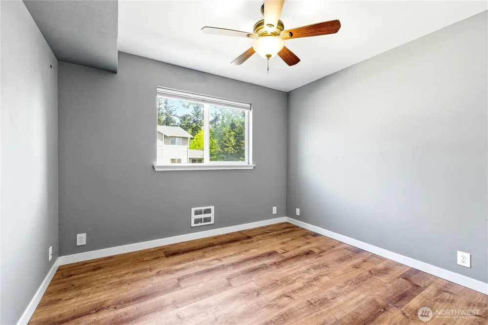 1670 SW Mulberry Street #B201 Oak Harbor, WA 98277