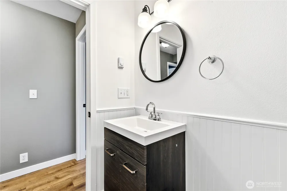 1670 SW Mulberry Street #B201 Oak Harbor, WA 98277