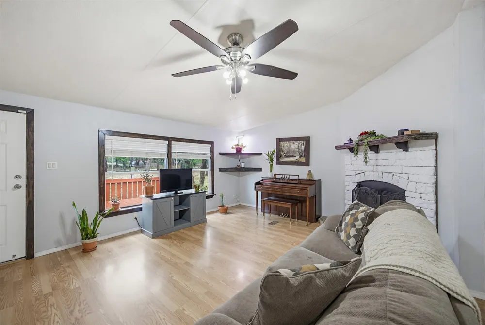 501 Turkey Tree Trail Seguin, TX 78155