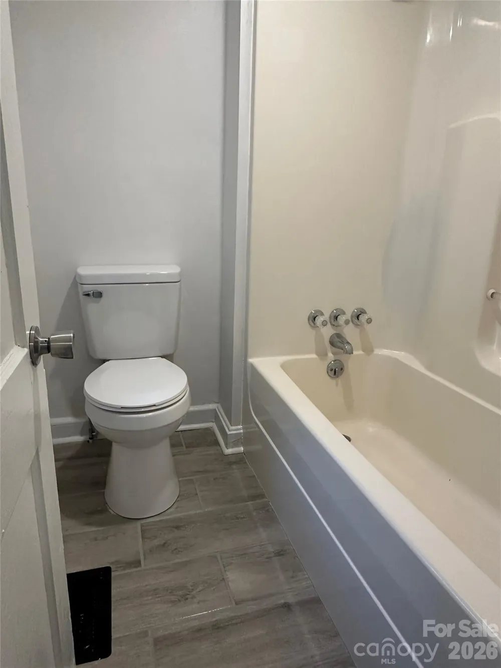 4028 Leo Street Winston Salem, NC 27105