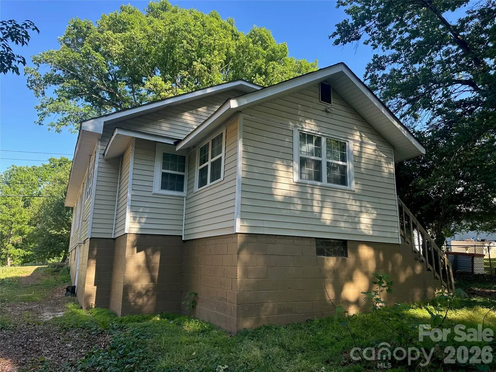 4028 Leo Street Winston Salem, NC 27105