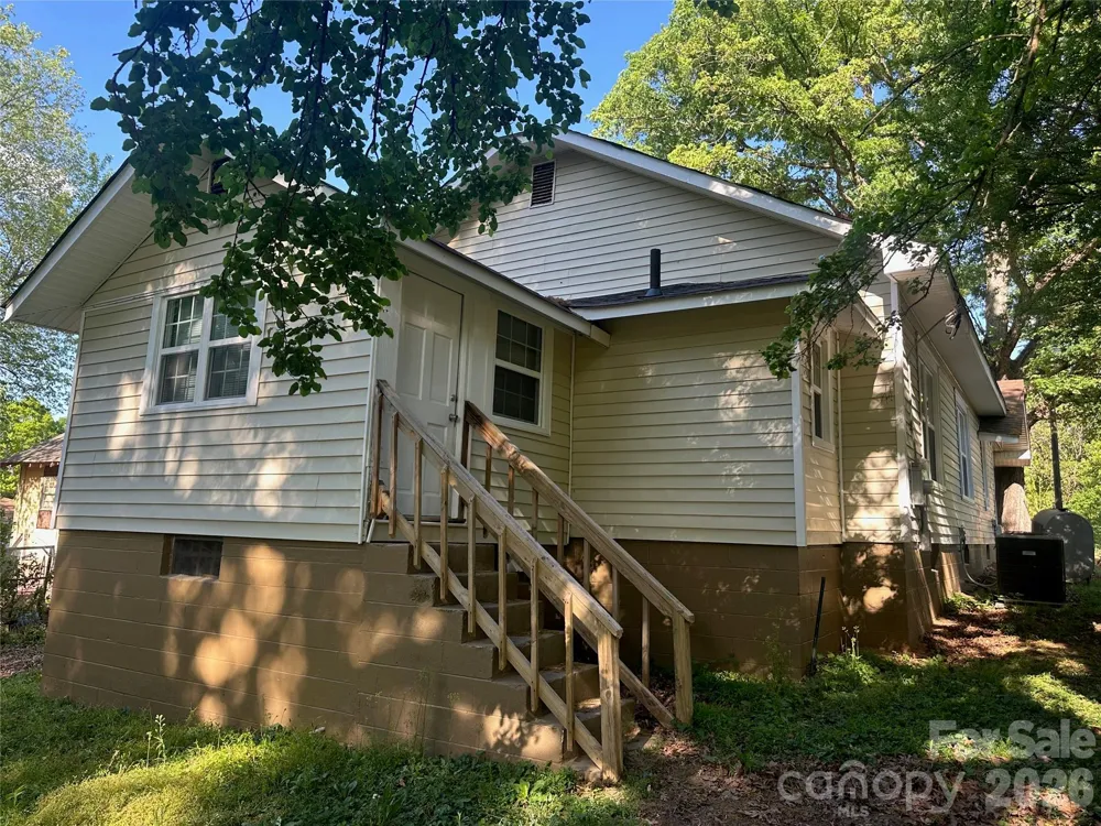 4028 Leo Street Winston Salem, NC 27105