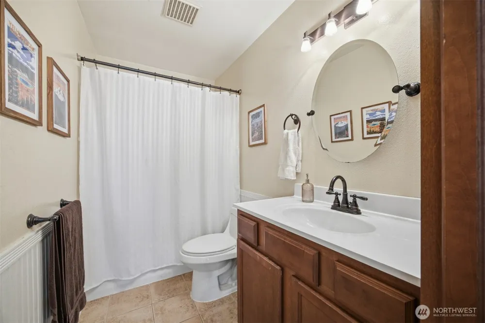 1225 Ash Street Lynden, WA 98264