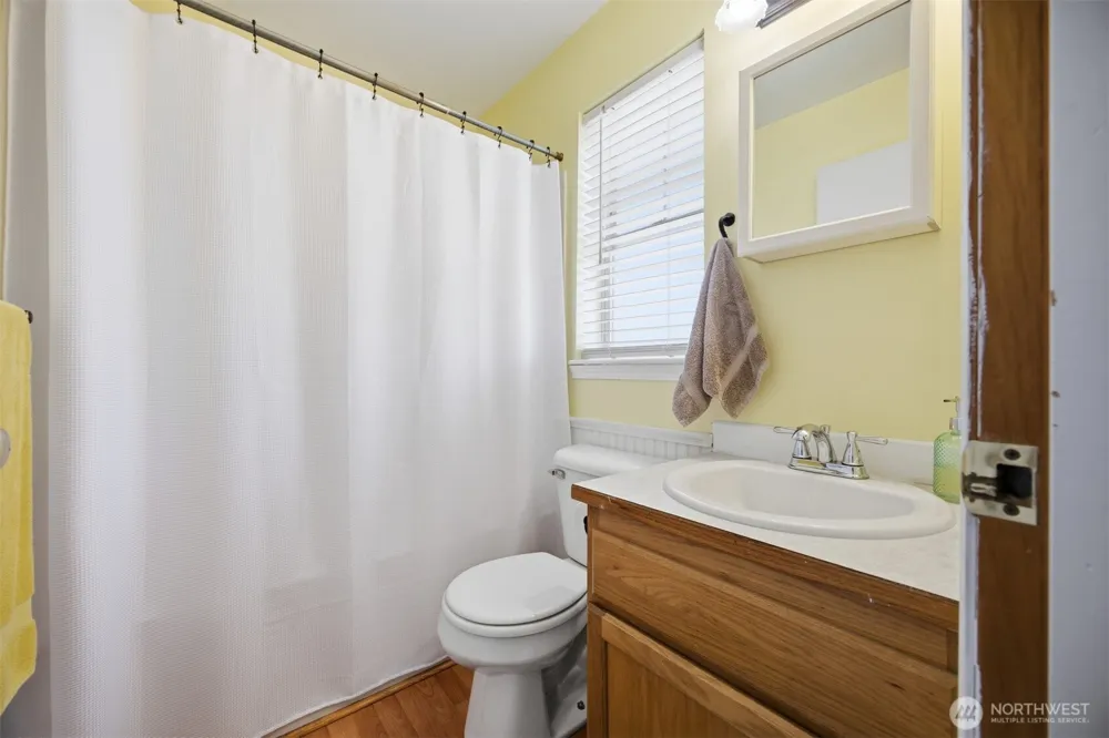 1225 Ash Street Lynden, WA 98264