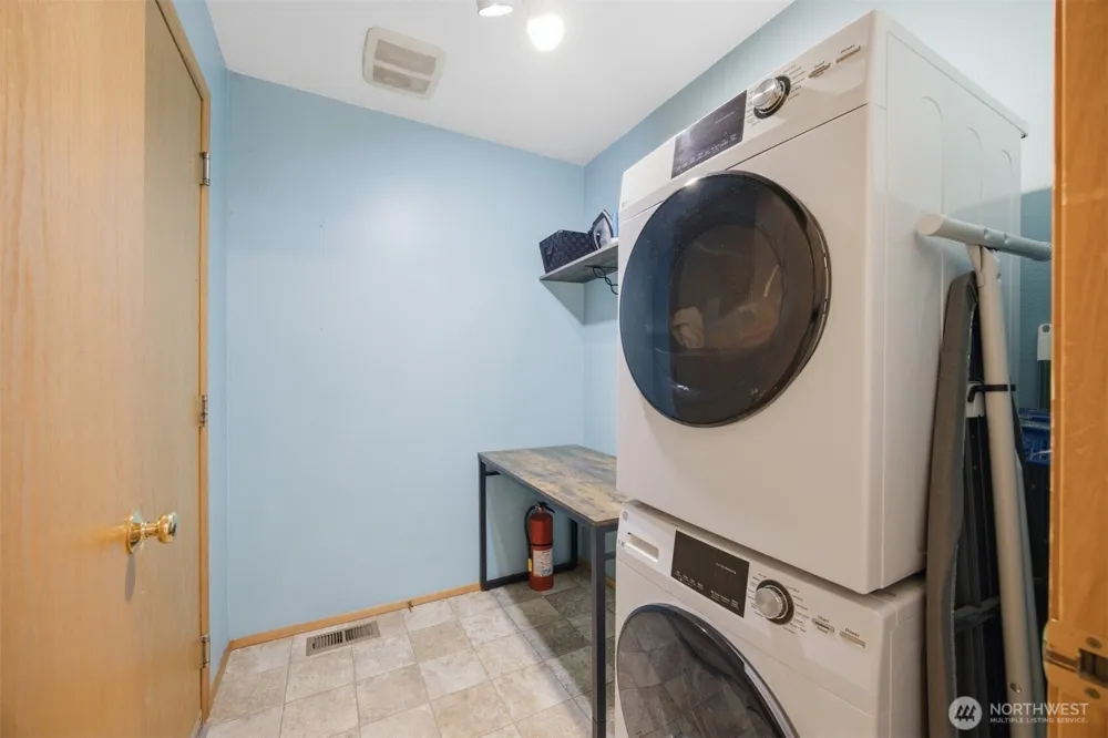 1225 Ash Street Lynden, WA 98264