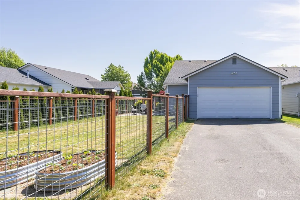 1225 Ash Street Lynden, WA 98264