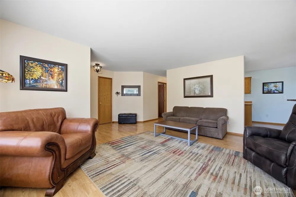1225 Ash Street Lynden, WA 98264
