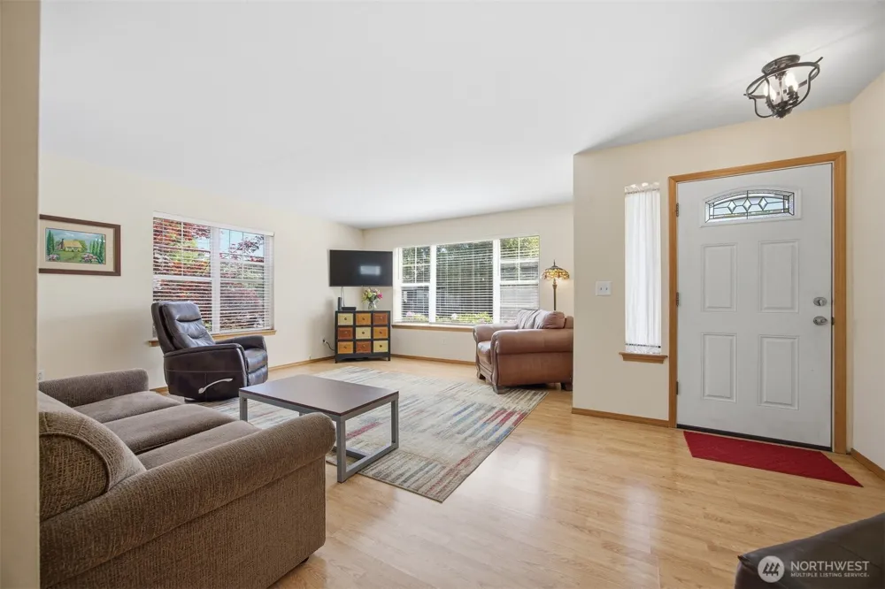 1225 Ash Street Lynden, WA 98264