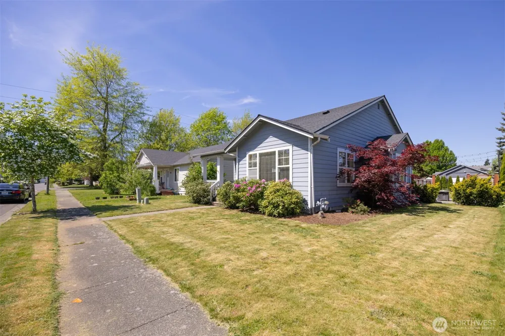 1225 Ash Street Lynden, WA 98264