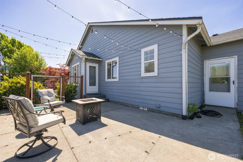 1225 Ash Street Lynden, WA 98264