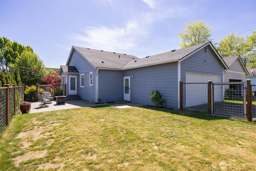 1225 Ash Street Lynden, WA 98264