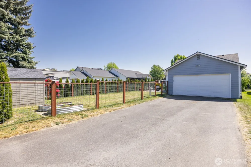 1225 Ash Street Lynden, WA 98264
