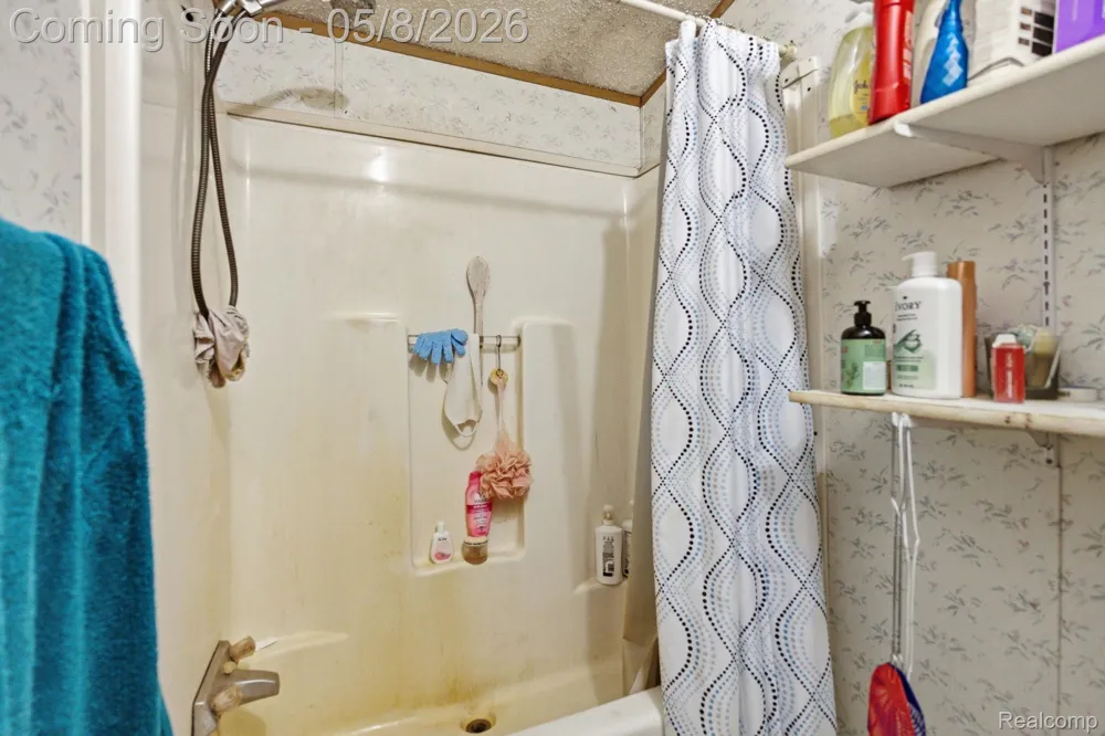2905 S Plain Road Wells Township, MI 48723