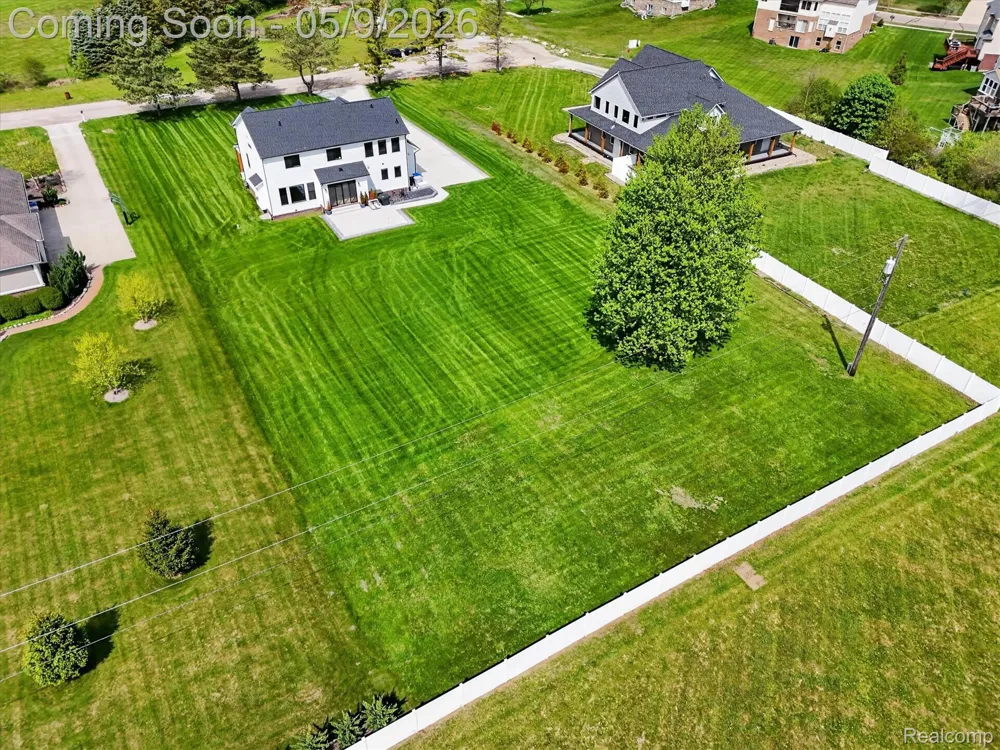 27598 Green Valley Drive Lyon Charter Township, MI 48165