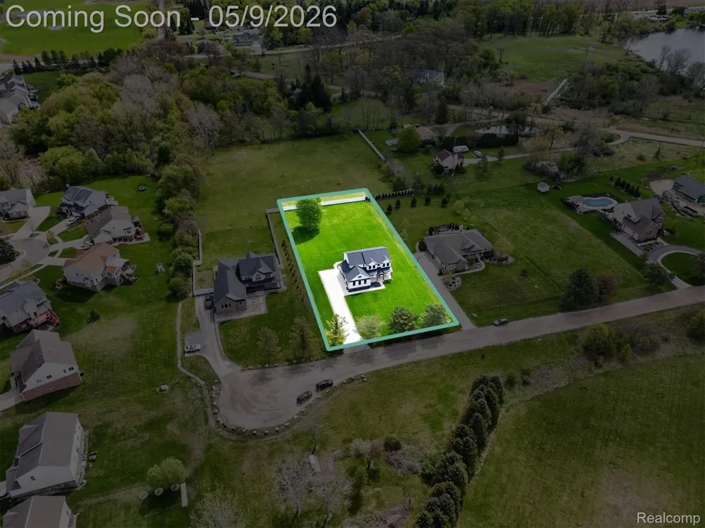 27598 Green Valley Drive Lyon Charter Township, MI 48165