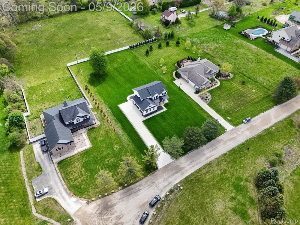 27598 Green Valley Drive Lyon Charter Township, MI 48165