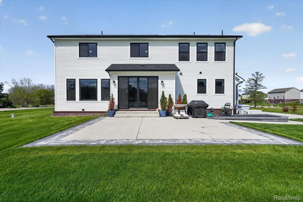 27598 Green Valley Drive Lyon Charter Township, MI 48165
