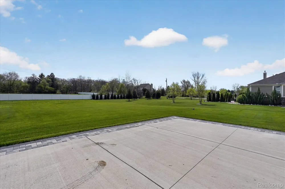 27598 Green Valley Drive Lyon Charter Township, MI 48165