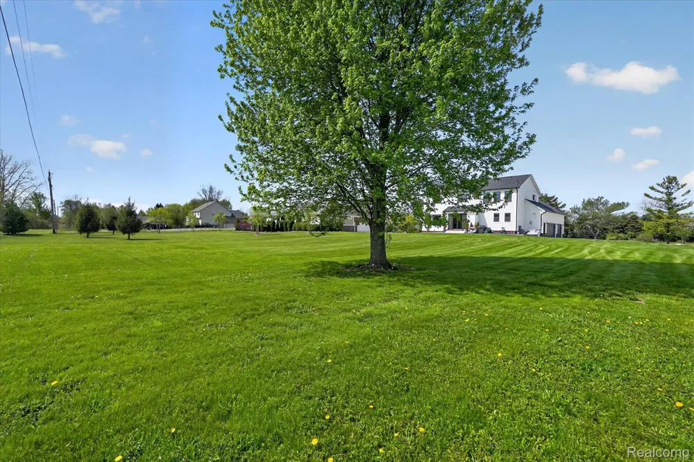 27598 Green Valley Drive Lyon Charter Township, MI 48165