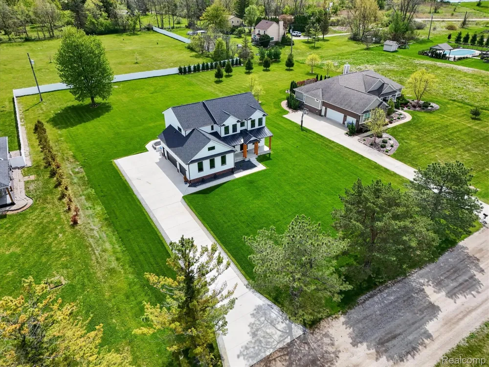 27598 Green Valley Drive Lyon Charter Township, MI 48165