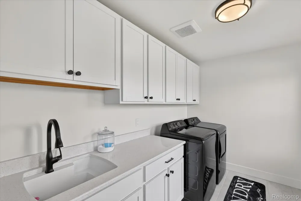 27598 Green Valley Drive Lyon Charter Township, MI 48165
