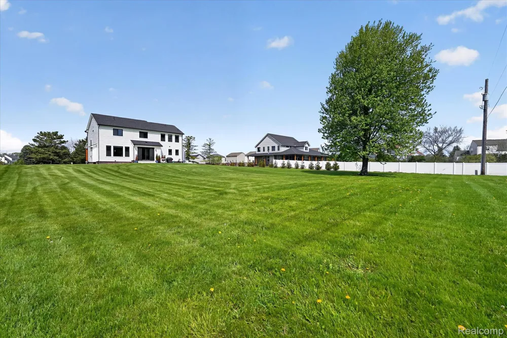 27598 Green Valley Drive Lyon Charter Township, MI 48165