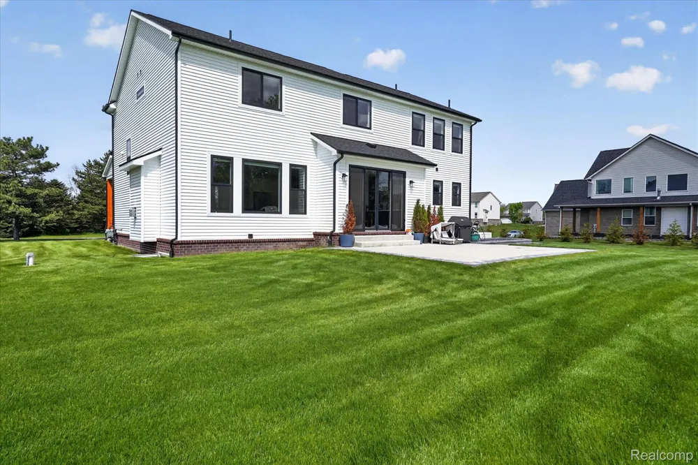 27598 Green Valley Drive Lyon Charter Township, MI 48165
