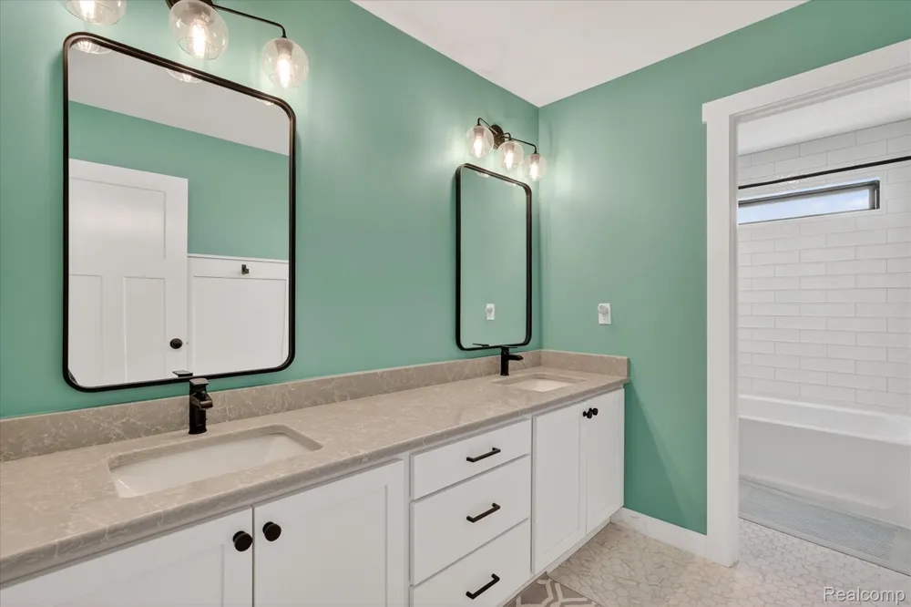 27598 Green Valley Drive Lyon Charter Township, MI 48165
