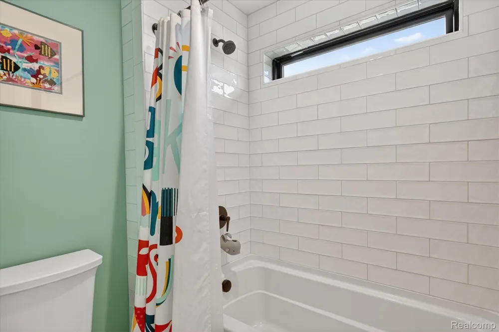 27598 Green Valley Drive Lyon Charter Township, MI 48165