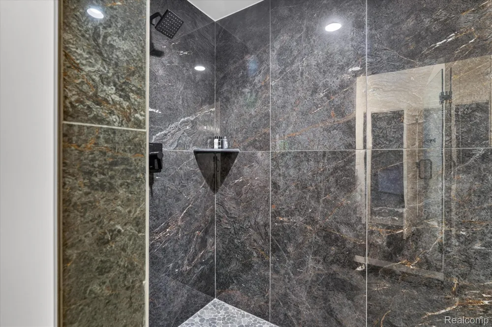 27598 Green Valley Drive Lyon Charter Township, MI 48165