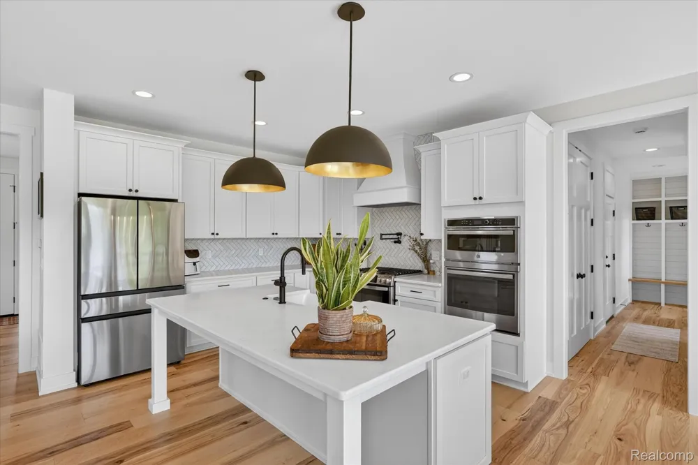 27598 Green Valley Drive Lyon Charter Township, MI 48165