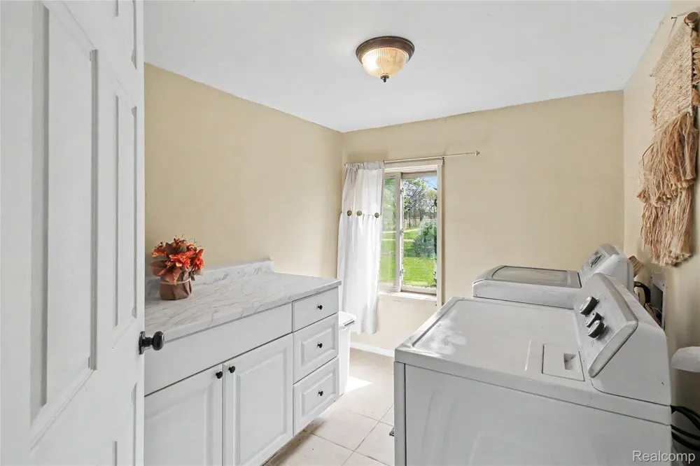 9433 E Lovejoy Road Conway Township, MI 48872