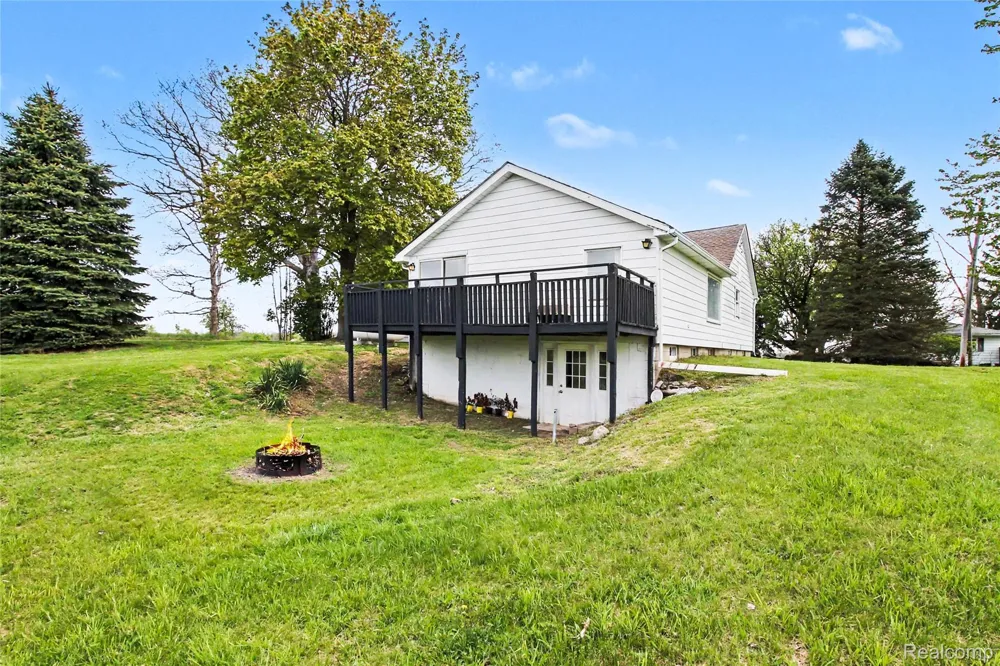 9433 E Lovejoy Road Conway Township, MI 48872