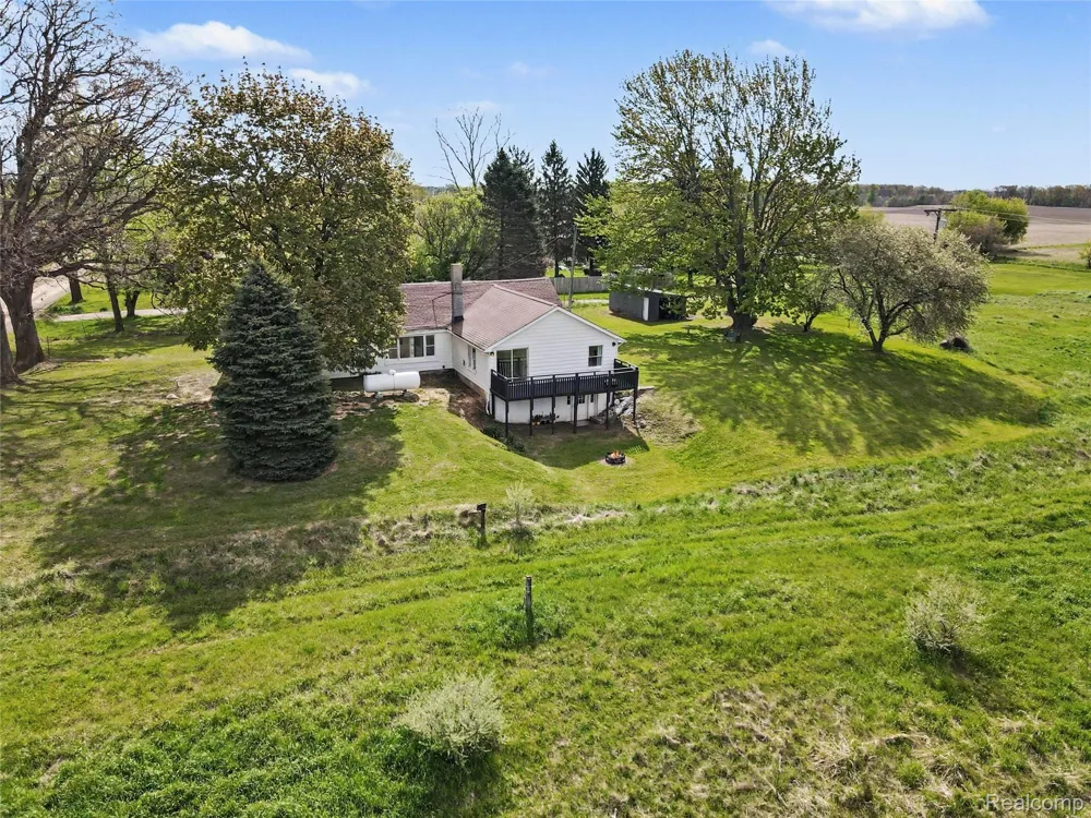 9433 E Lovejoy Road Conway Township, MI 48872