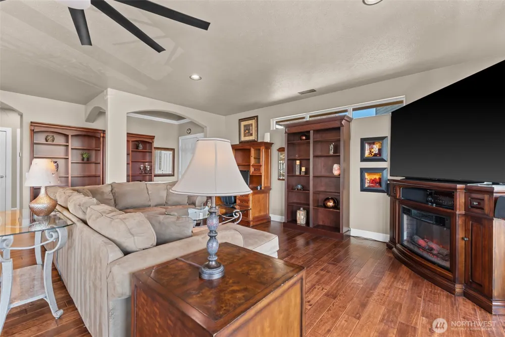 9119 Seahawk Lane NW Quincy, WA 98848