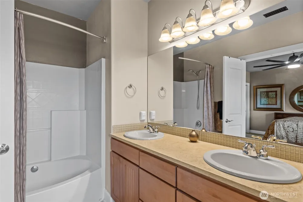 9119 Seahawk Lane NW Quincy, WA 98848