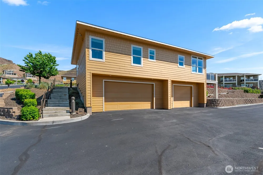 9119 Seahawk Lane NW Quincy, WA 98848