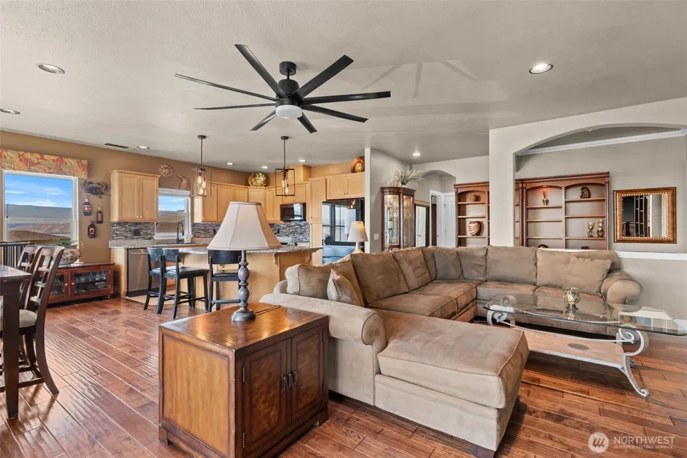 9119 Seahawk Lane NW Quincy, WA 98848