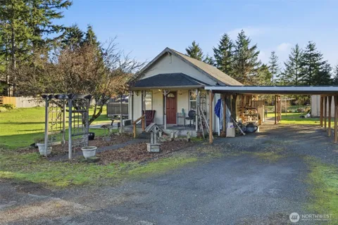 403 Queen Avenue