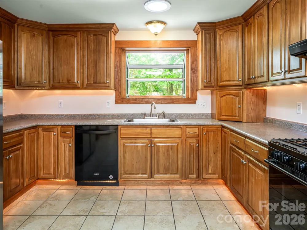 146 Fairmont Road Candler, NC 28715
