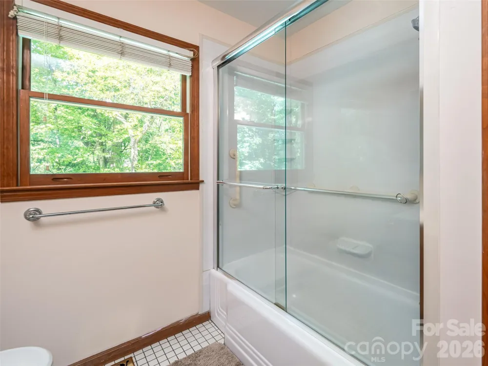 146 Fairmont Road Candler, NC 28715