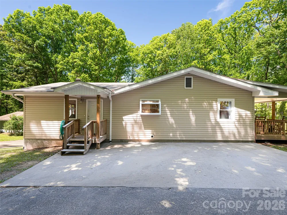 146 Fairmont Road Candler, NC 28715
