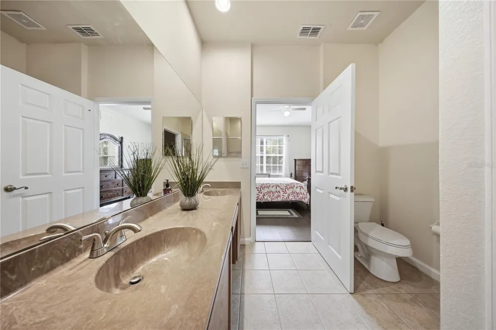 3001 LAUREL RUN LANE #204 Kissimmee, FL 34741