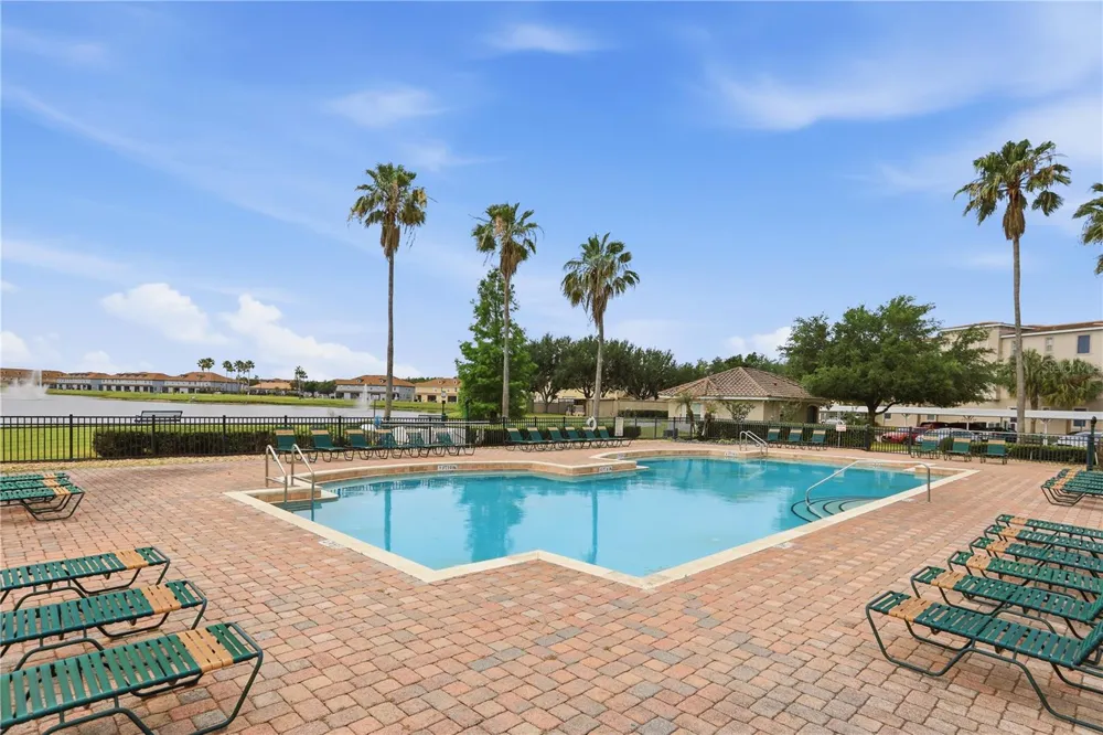 3001 LAUREL RUN LANE #204 Kissimmee, FL 34741