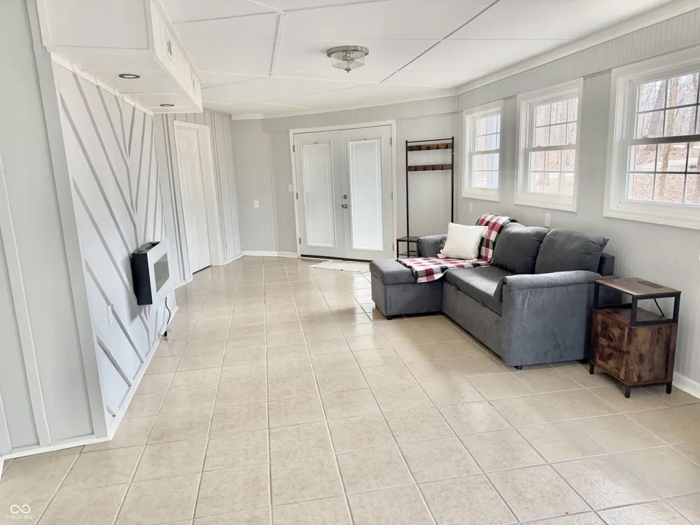 50 Woodlawn Village Mitchell, IN 47446