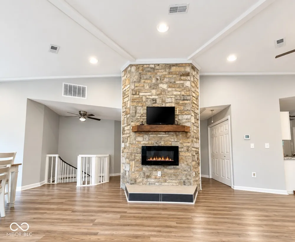 50 Woodlawn Village Mitchell, IN 47446