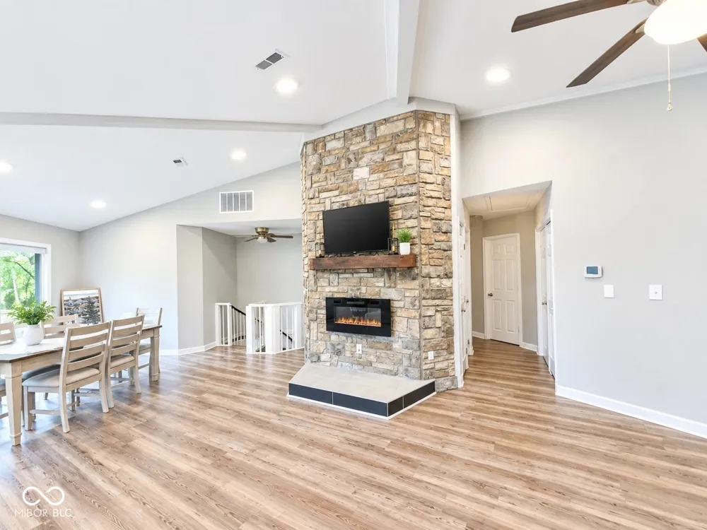 50 Woodlawn Village Mitchell, IN 47446