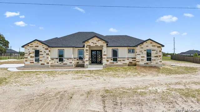 109 Summer Meadow Dr La Vernia, TX 78121