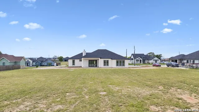 109 Summer Meadow Dr La Vernia, TX 78121