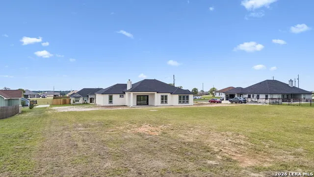 109 Summer Meadow Dr La Vernia, TX 78121